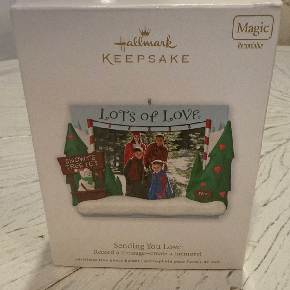 2012 VINTAGE Hallmark Keepsake 'Lots of Love' Ornament